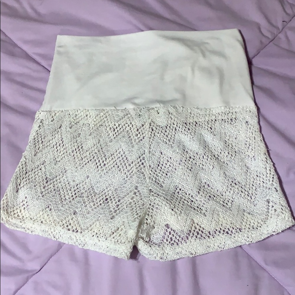 Shorts - Picture 3 of 3